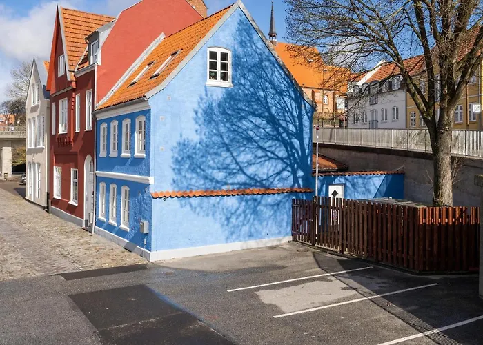 City Harbour House
